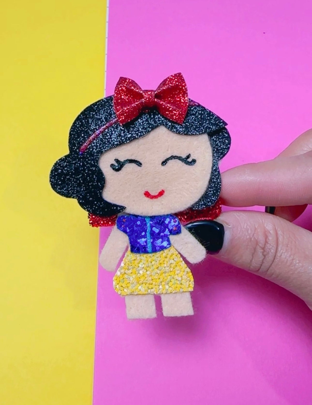 Snow White, Glitter Clip