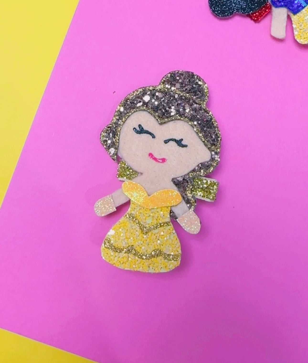 Belle, Glitter Clip