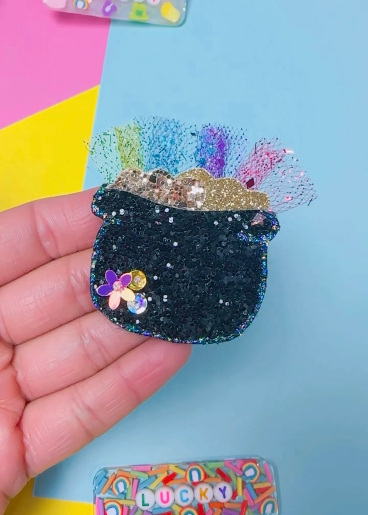 POT OF GOLD, St. Patrick- Glitter hair clip