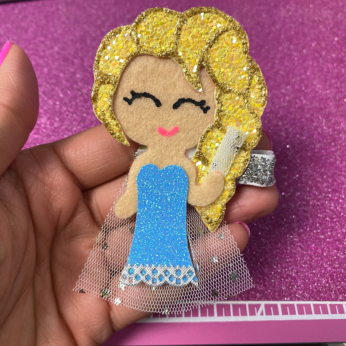 Elsa - Glitter Clip