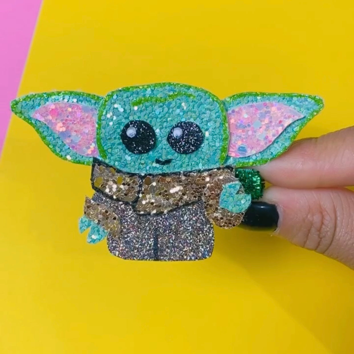 Baby Yoda- Glitter Clip